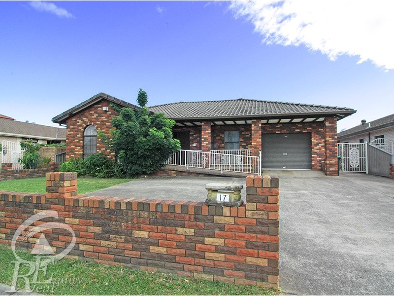 17 Aylesbury Crescent, Chipping Norton NSW 2170