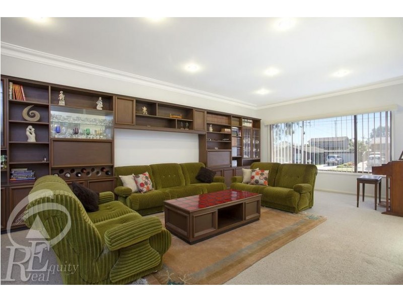 37 Ikara Crescent, Moorebank NSW 2170