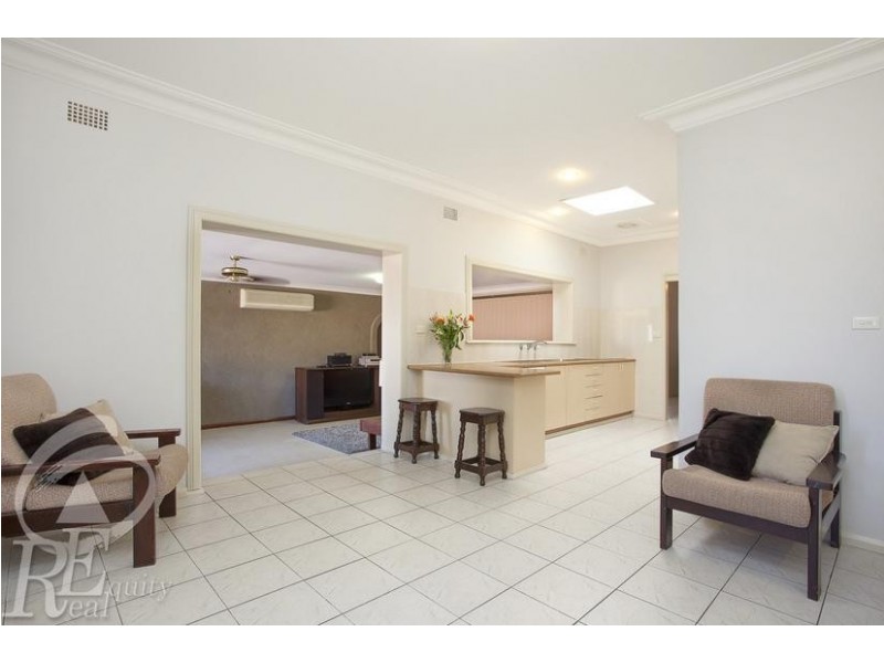 37 Ikara Crescent, Moorebank NSW 2170