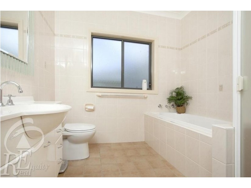 7 Central Avenue, Chipping Norton NSW 2170