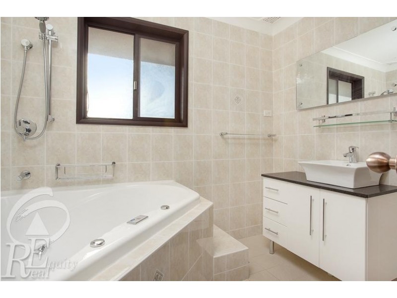 88 Ascot Drive, Chipping Norton NSW 2170