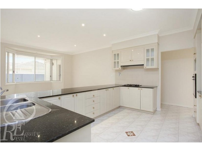 15 Yachtsman Drive, Chipping Norton NSW 2170