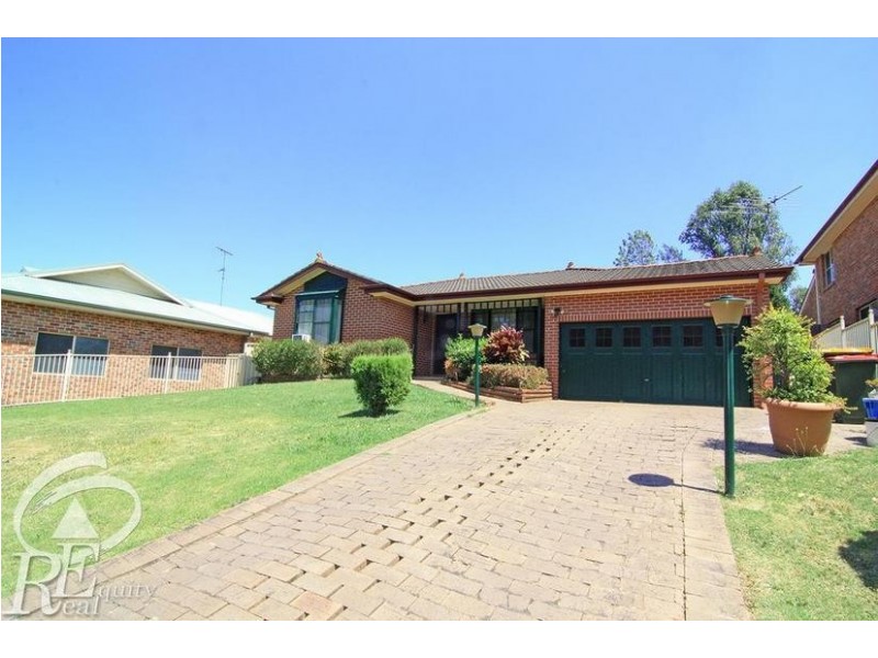 14 Niland Way, Casula NSW 2170
