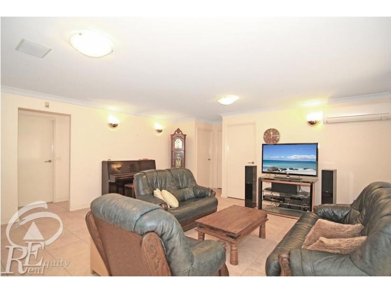 14 Niland Way, Casula NSW 2170