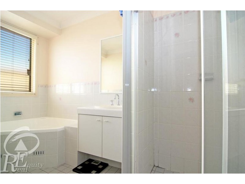 14 Niland Way, Casula NSW 2170