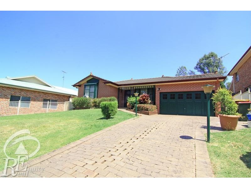 14 Niland Way, Casula NSW 2170