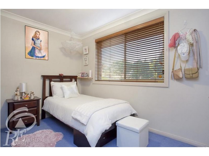 26 Shoreham Crescent, Chipping Norton NSW 2170