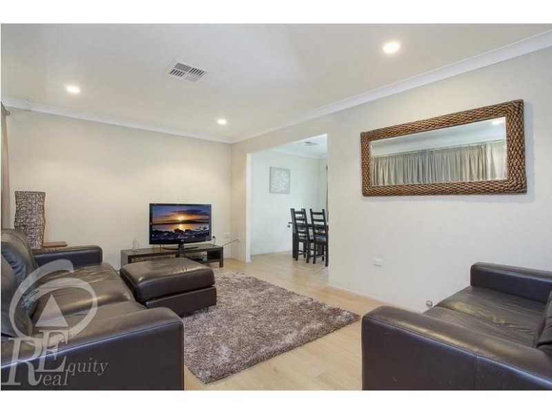 9 Sammut Crescent, Chipping Norton NSW 2170