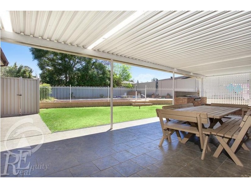 9 Sammut Crescent, Chipping Norton NSW 2170