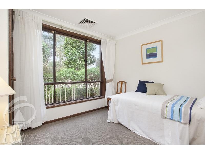 6 Sammut Crescent, Chipping Norton NSW 2170