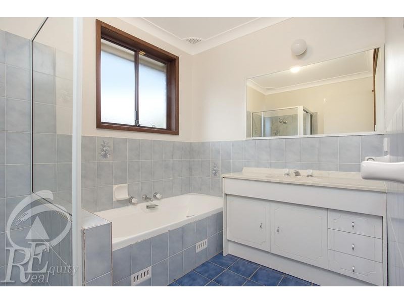 6 Sammut Crescent, Chipping Norton NSW 2170