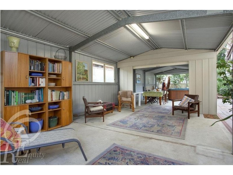 6 Sammut Crescent, Chipping Norton NSW 2170