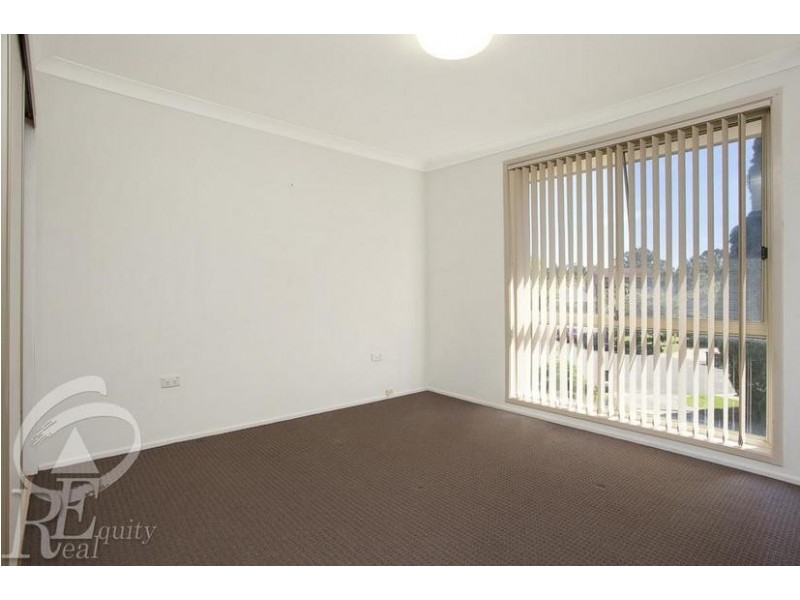 3 Newham Place, Chipping Norton NSW 2170