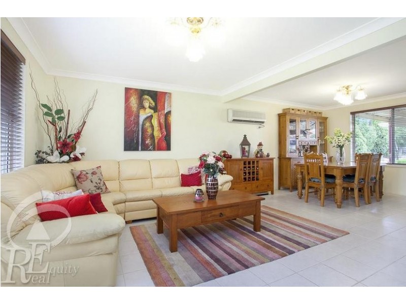 7 Frank Oliveri Drive, Chipping Norton NSW 2170