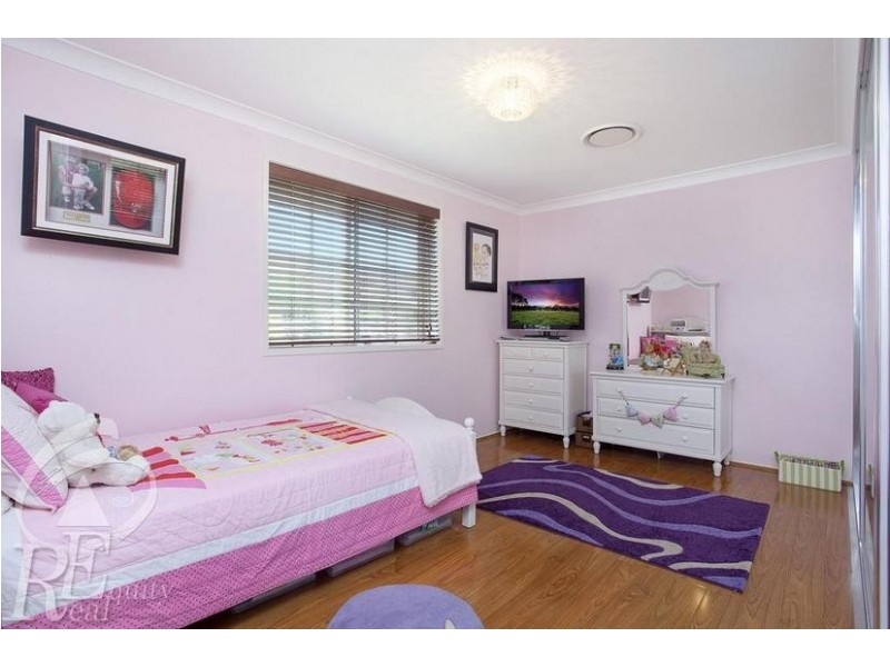 7 Frank Oliveri Drive, Chipping Norton NSW 2170