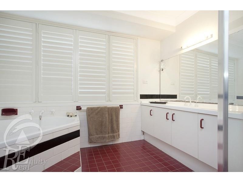 5 Binham Place, Chipping Norton NSW 2170