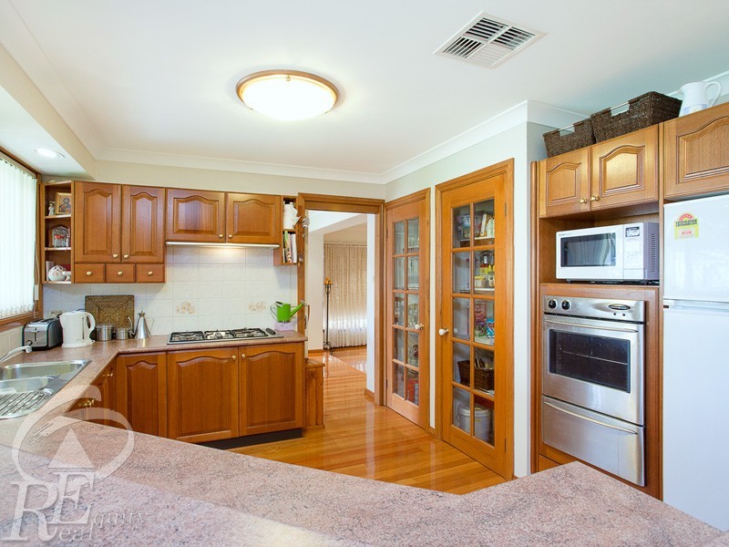 4 Rexham Place, Chipping Norton NSW 2170