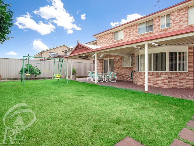 4 Rexham Place, Chipping Norton NSW 2170