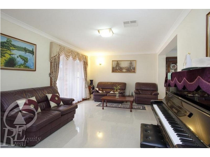 32 Chesham Place, Chipping Norton NSW 2170