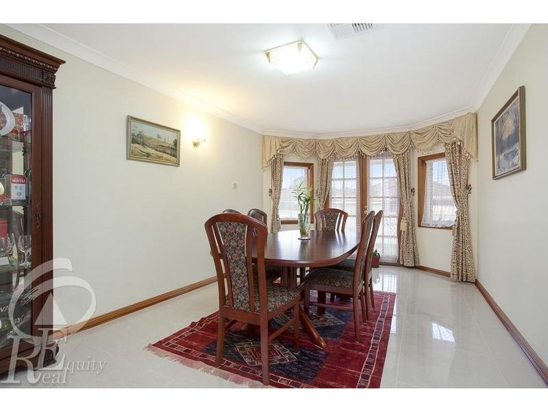32 Chesham Place, Chipping Norton NSW 2170