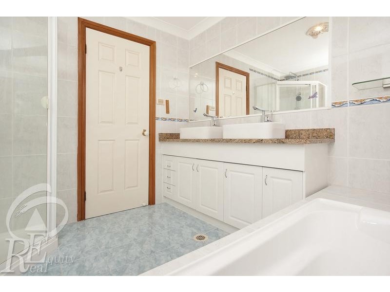 32 Chesham Place, Chipping Norton NSW 2170