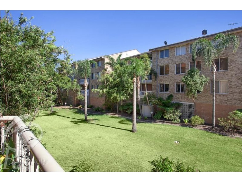 2/12 Frank Oliveri Drive, Chipping Norton NSW 2170
