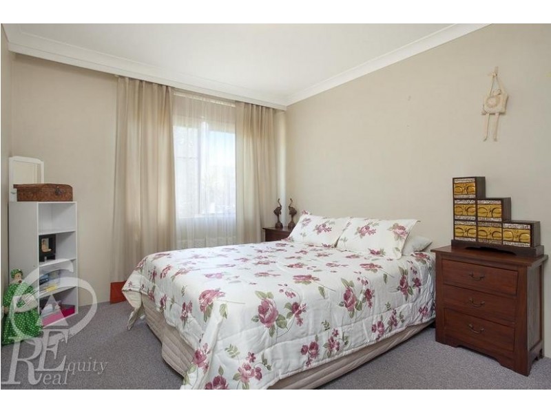 2/12 Frank Oliveri Drive, Chipping Norton NSW 2170