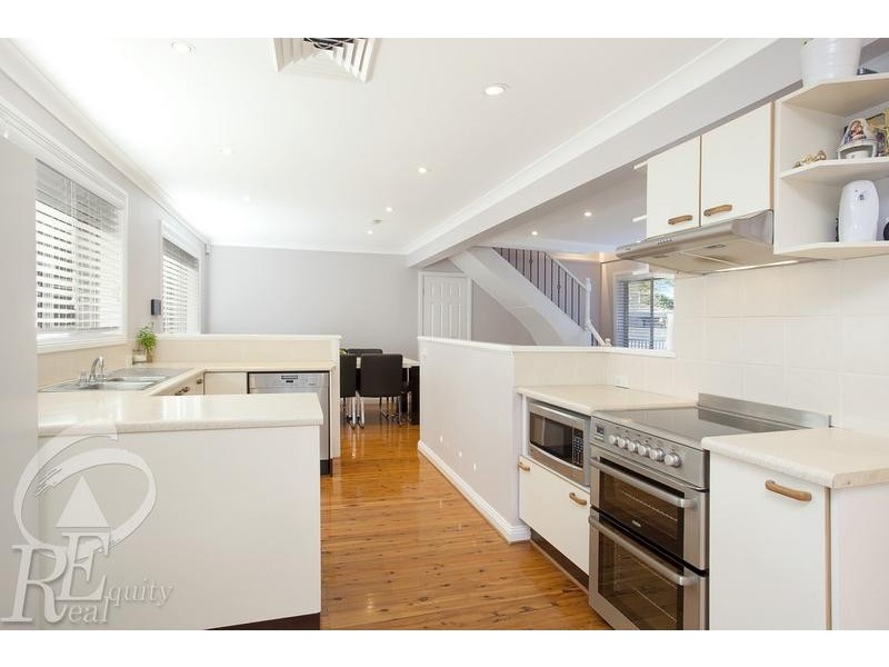 25 Bangalla Avenue, Chipping Norton NSW 2170