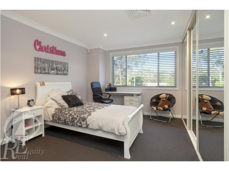 25 Bangalla Avenue, Chipping Norton NSW 2170