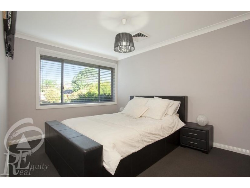 25 Bangalla Avenue, Chipping Norton NSW 2170