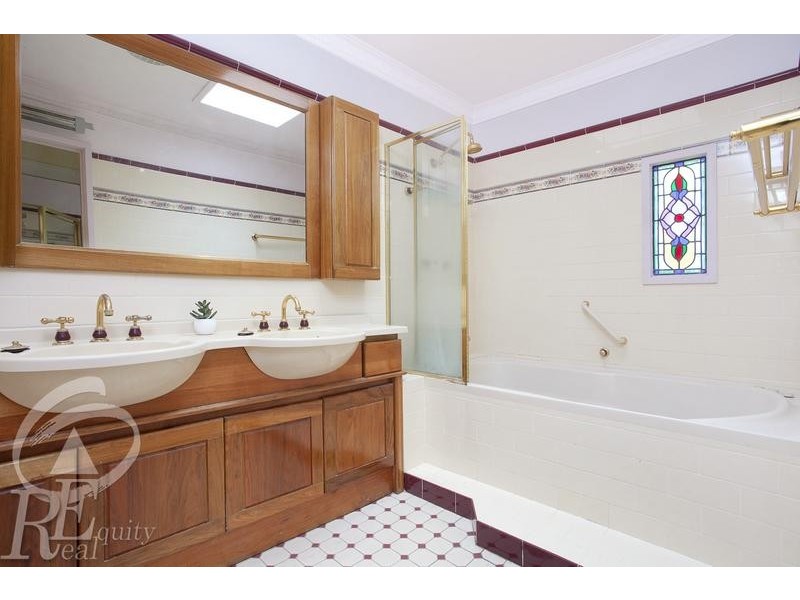 19 Magree Crescent, Chipping Norton NSW 2170