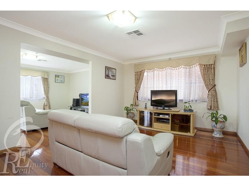 32 Chesham Place, Chipping Norton NSW 2170