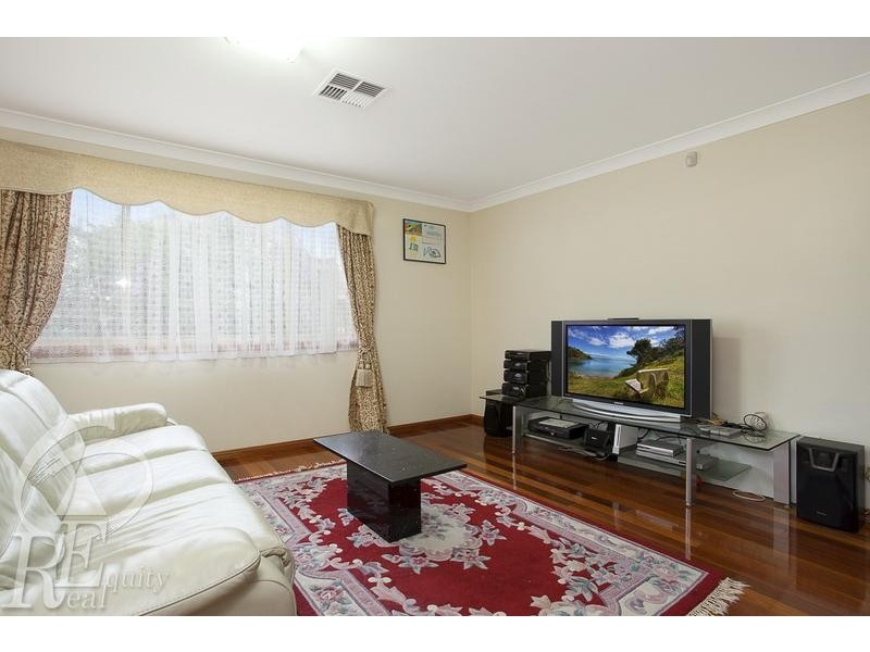 32 Chesham Place, Chipping Norton NSW 2170