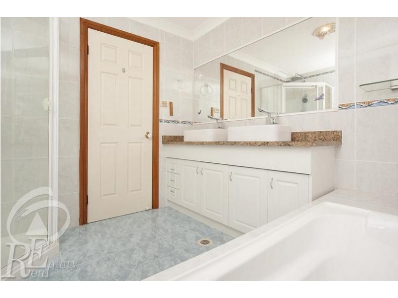 32 Chesham Place, Chipping Norton NSW 2170