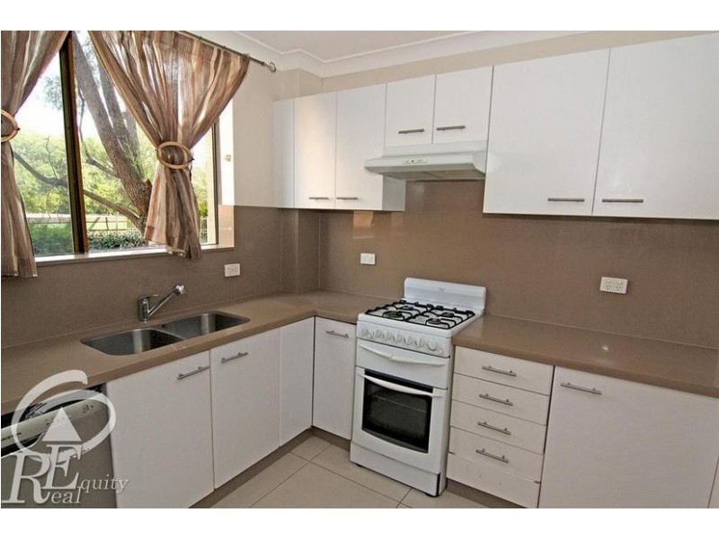15/12 Frank Oliveri Drive, Chipping Norton NSW 2170