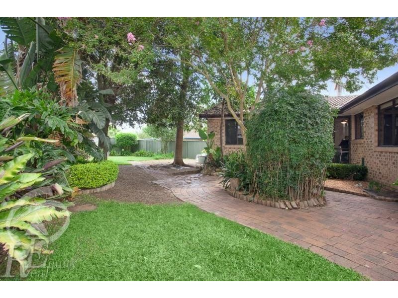 15 Nigel Place, Macquarie Fields NSW 2564