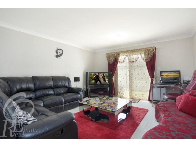 2/26 Wellwood Avenue, Moorebank NSW 2170