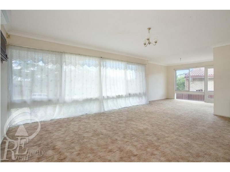 44 Balanada Avenue, Chipping Norton NSW 2170