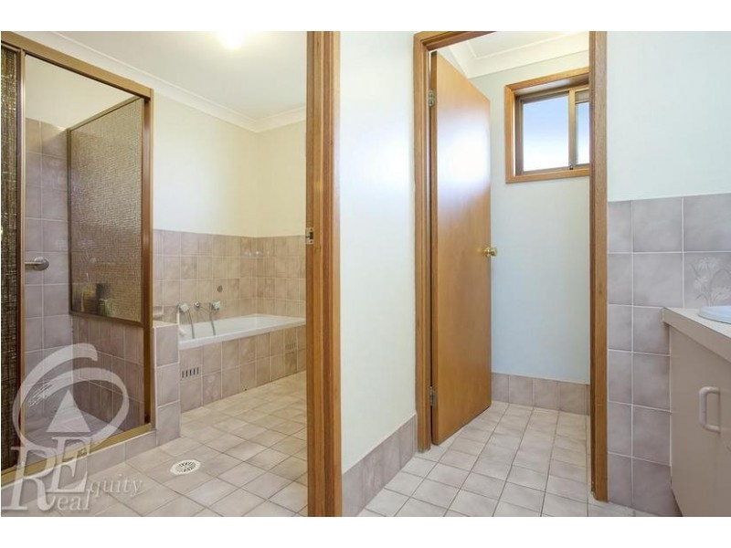 80 Rugby Crescent, Chipping Norton NSW 2170