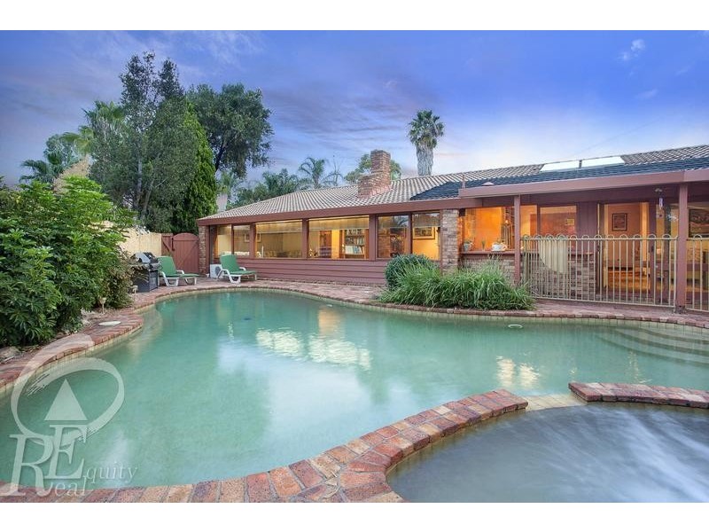 14 Sammut Crescent, Chipping Norton NSW 2170