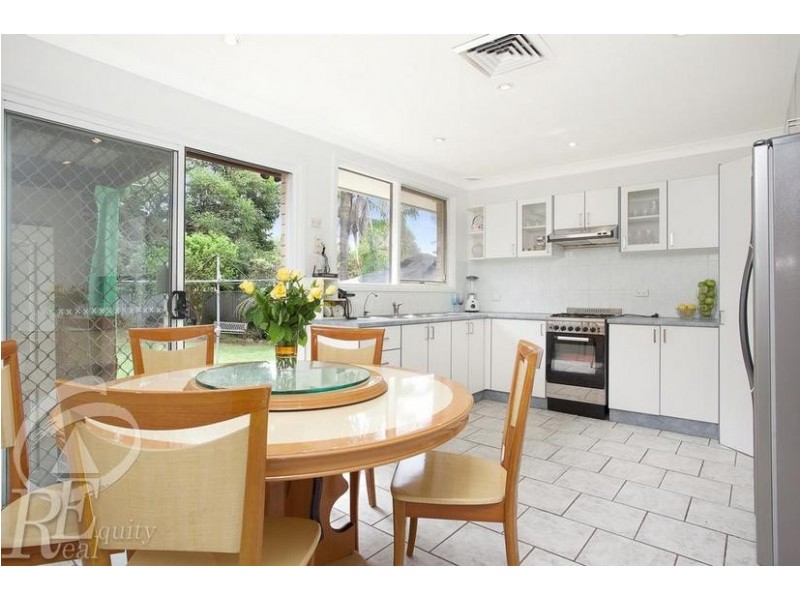 17 Balanada Avenue, Chipping Norton NSW 2170