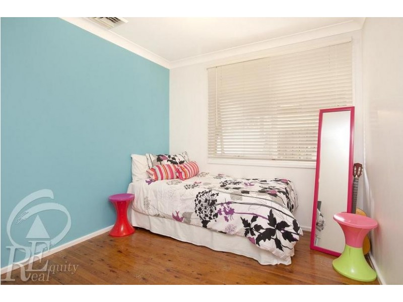 17 Balanada Avenue, Chipping Norton NSW 2170