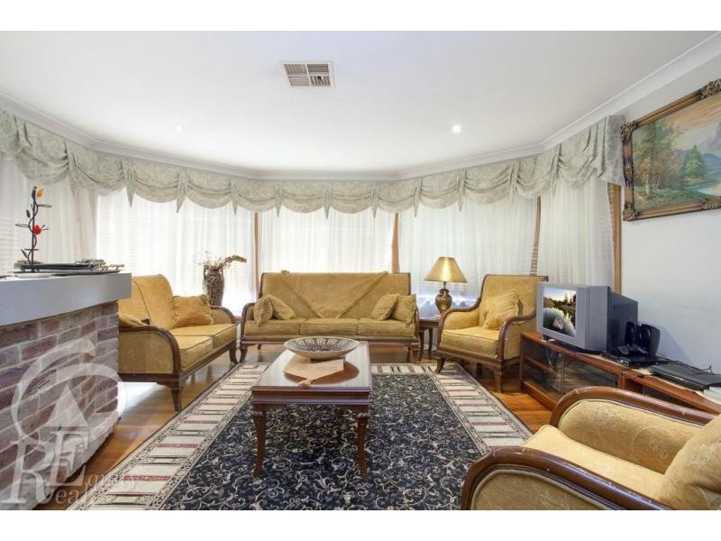 1 Cheltenham Street, Chipping Norton NSW 2170
