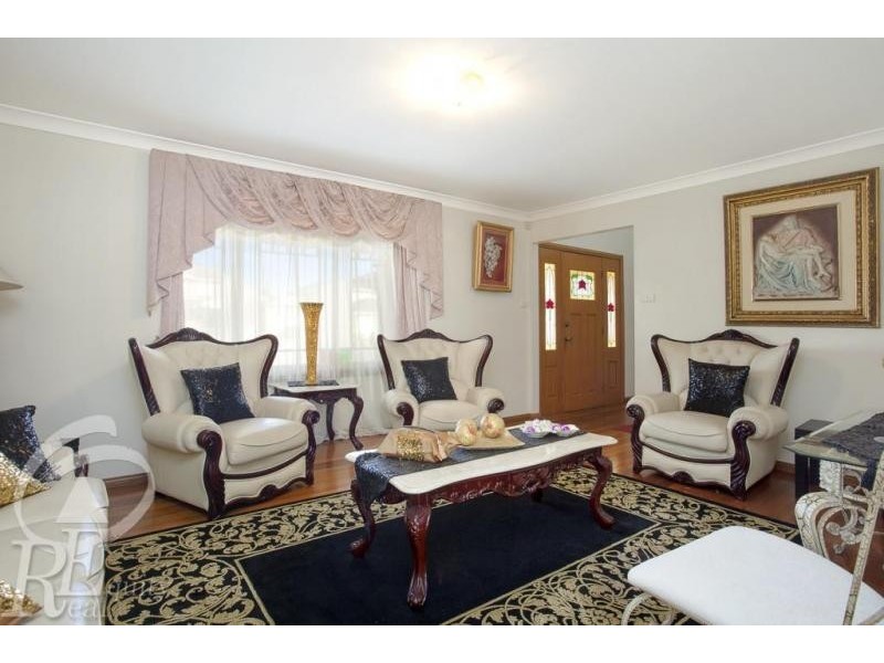 1 Cheltenham Street, Chipping Norton NSW 2170