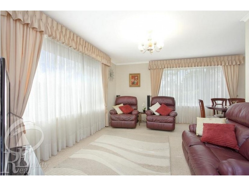 19 Holly Avenue, Chipping Norton NSW 2170