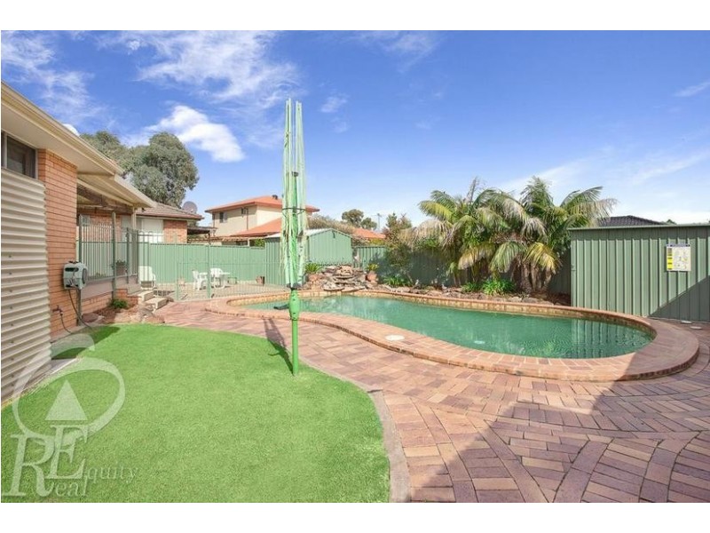 19 Holly Avenue, Chipping Norton NSW 2170