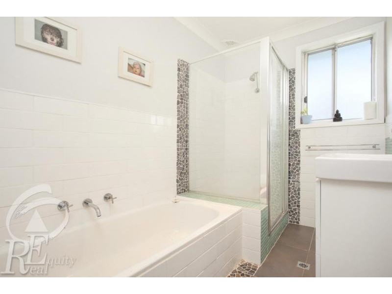 11a Whelan Avenue, Chipping Norton NSW 2170