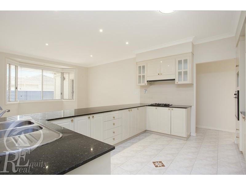15 Yachtsman Drive, Chipping Norton NSW 2170