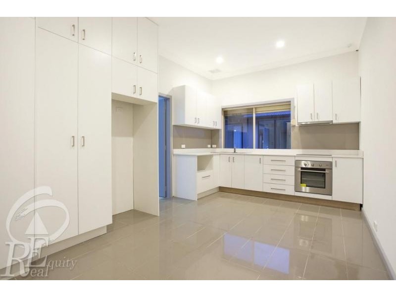 24 Governor Macquarie Drive, Chipping Norton NSW 2170