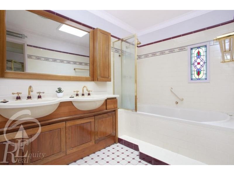 19 Magree Crescent, Chipping Norton NSW 2170